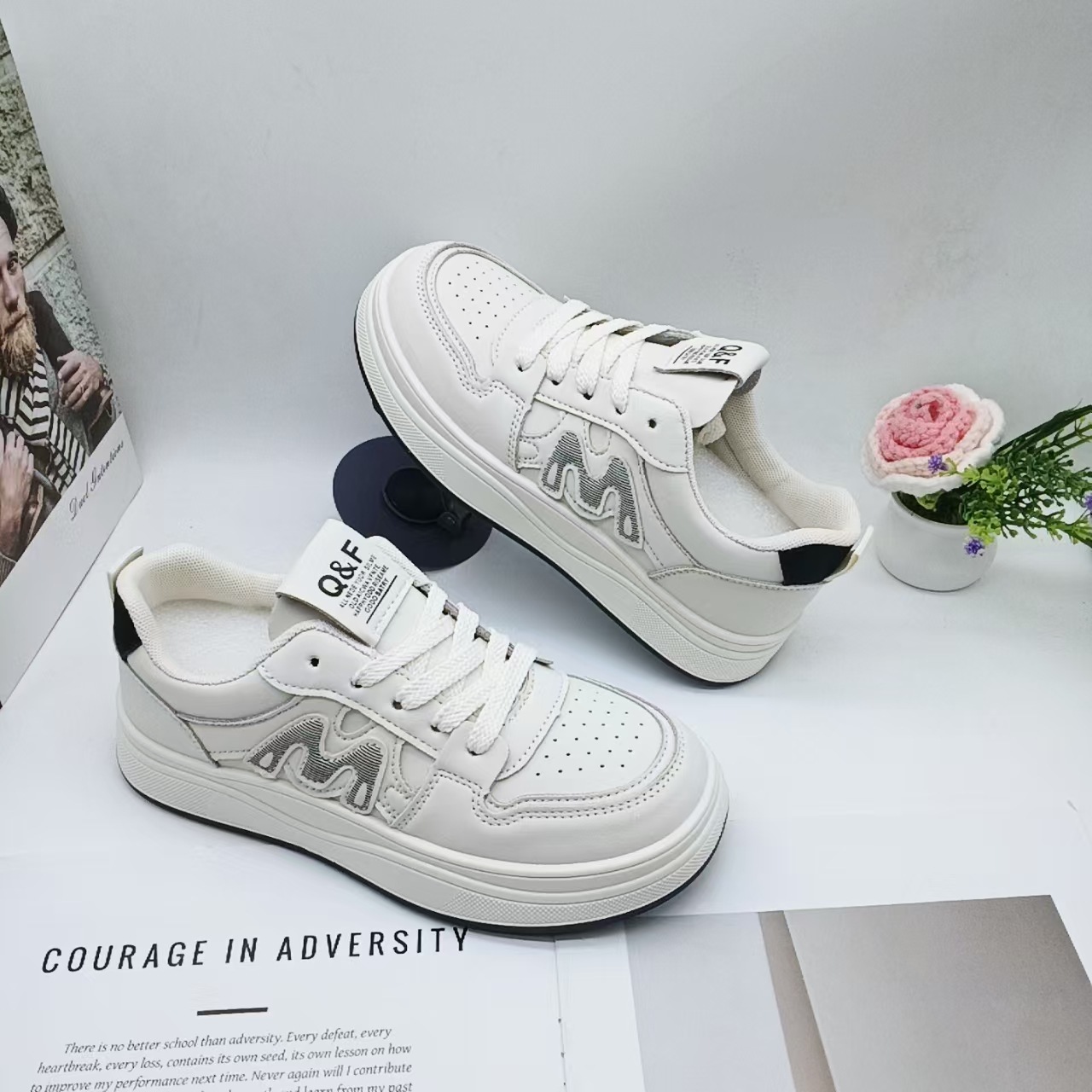 2025 nuevos zapatos deportivos de mujer estudiantes cómodos zapatos de moda coreanos de escuela secundaria casual cómodos zapatos de mujer resistentes al desgaste