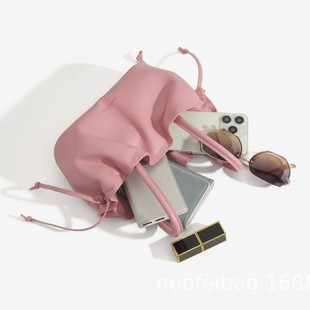 �����б������ļ��߼���С��б�����Ů�ٴ��֙C��Ůб��߼���