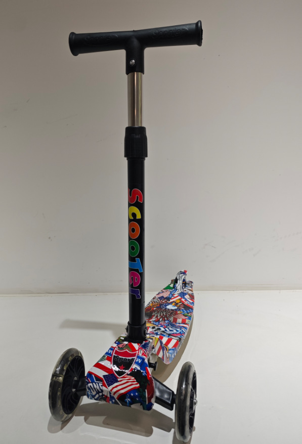 Scooter Plegable y Ajustable para Niños 1 a 5 años Hierro Plegable 3 Ruedas