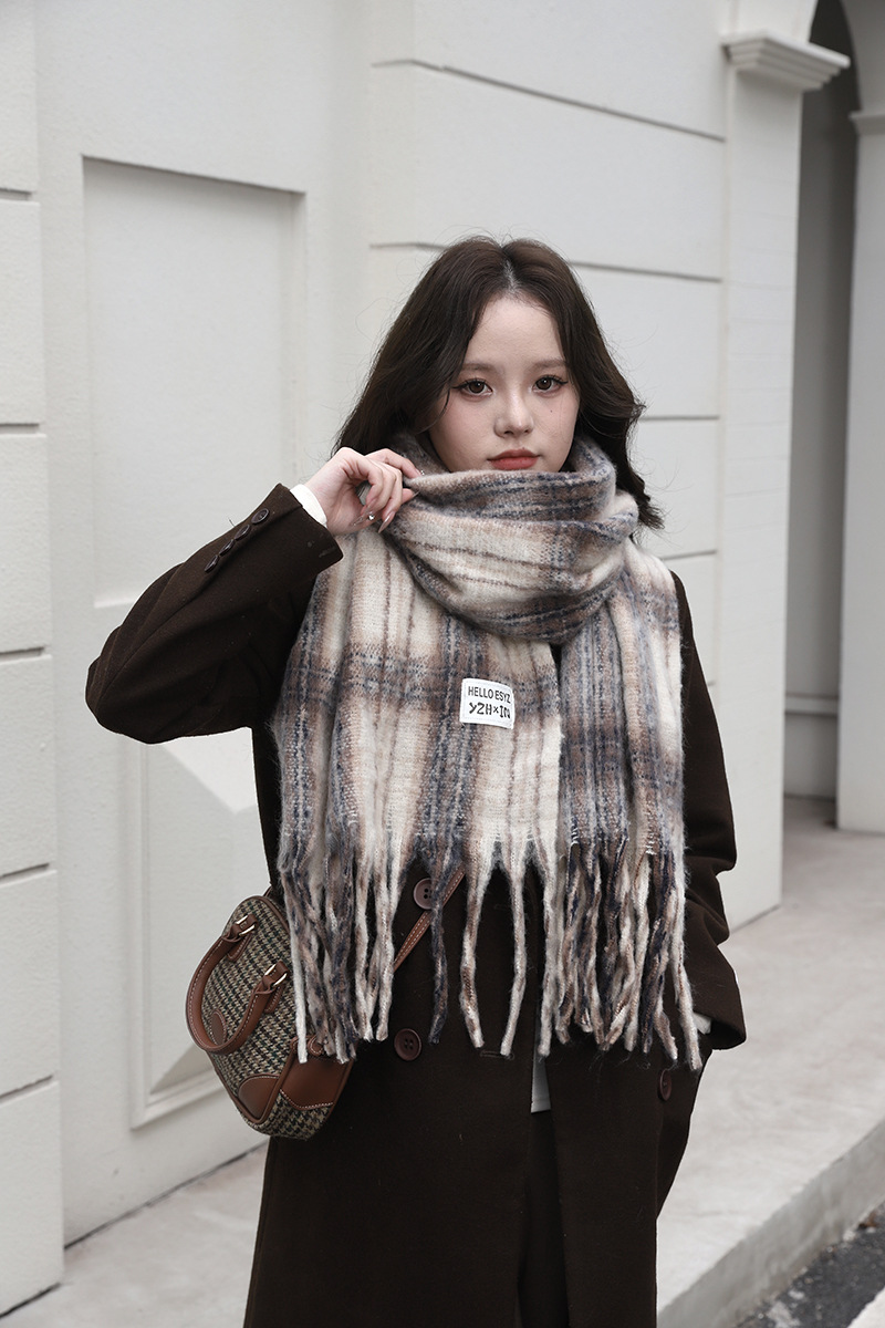 Schal für Herbst- und Winterfrauen mit einem Gefühl von Luxus 2024 Neues Seepferdchenfellgitter Koreanische Version Paarschal_voghion.com