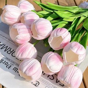 Tulip flower moisturizing hand photography props decorative flower simulation bouquet finished lantern tulip