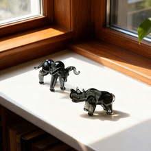 淄博琉璃摆件透黑犀牛公牛龙虾动物玻璃办公室桌面装饰大象工艺品