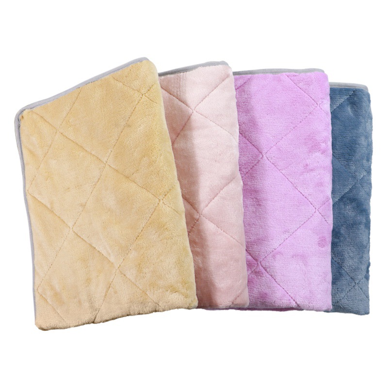 Estera del animal doméstico engrosada Otoño e Invierno antideslizante gato estera del perro Four Seasons universal anti-stick de piel caliente estera del perro