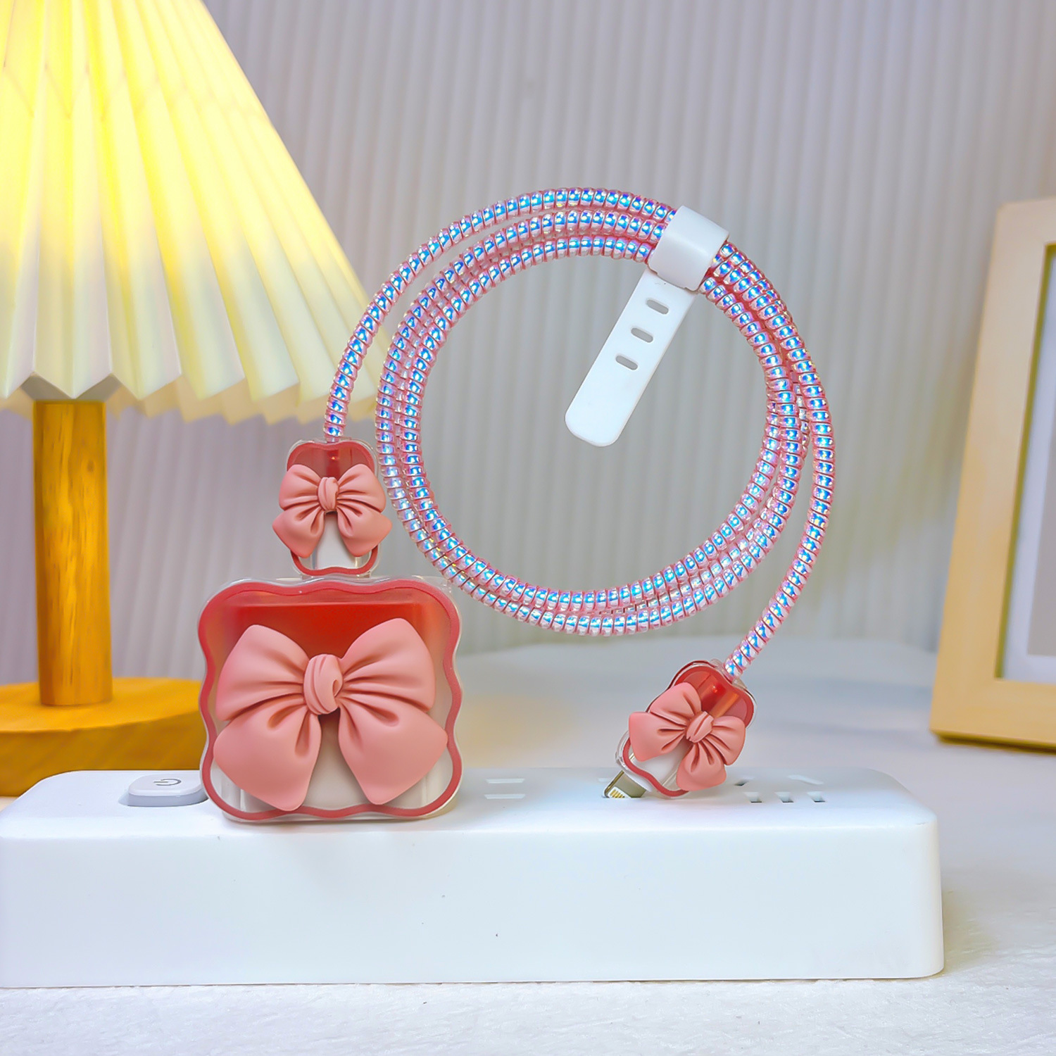 Modelo de onda adecuado para Apple 20W cubierta protectora del cargador 18W cabeza de carga cable de datos cubierta protectora arco tridimensional