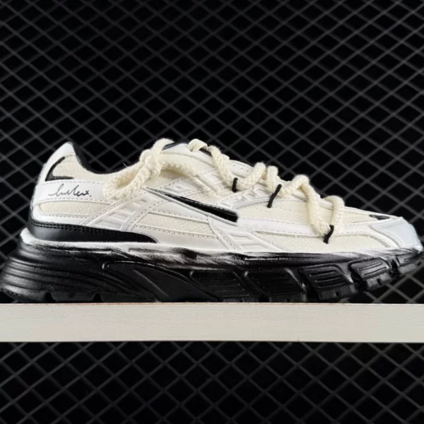 High-end Initiator graffiti dad shoes, distressed and height-increasing running shoes, retro and fashionable casual athletic shoes for couples