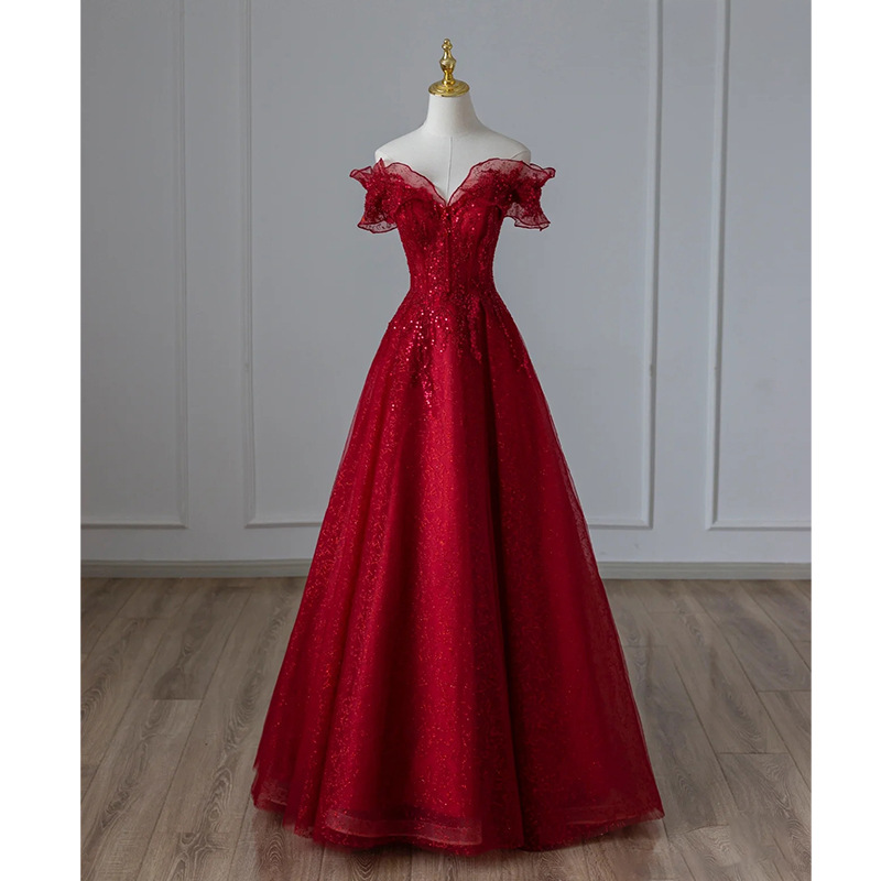 One-Shoulder Toast Dress for Bride 2026 New Style Red Evening Gown for Women Engagement French High-End Banquet Host Dress