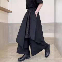 山本耀司日本式キュロットのデザイン感があります。