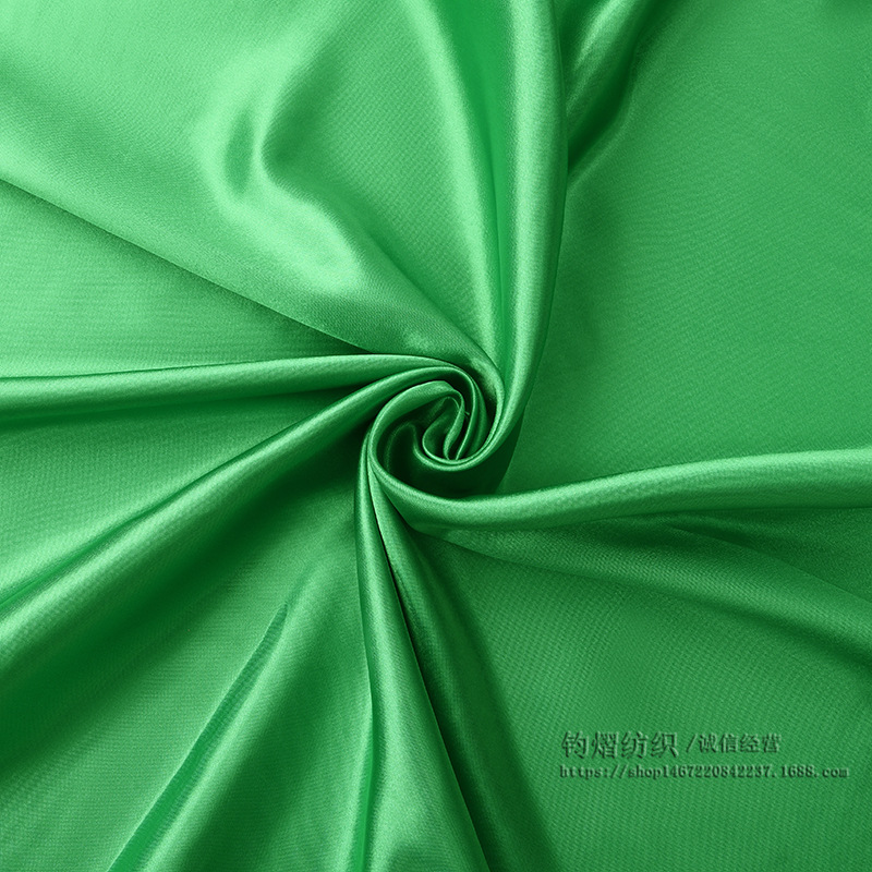 สีเขียวมรกต (หมายเลข37)
