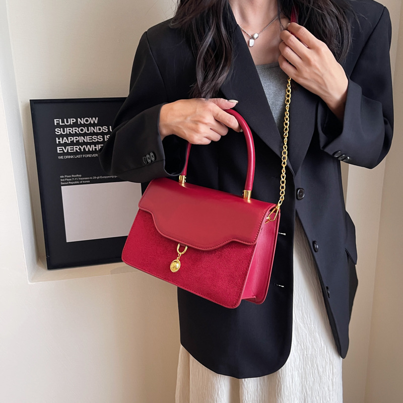 Borsa da sposa retrò in velluto rosso per donna 2024 nuova borsa da sposa piccola quadrata portatile a tracolla borsa da sposa portatile di alta qualità_voghion.com