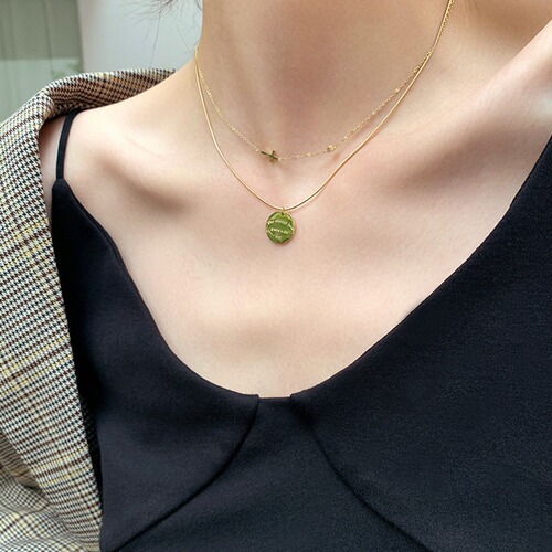 Multi-layer retro necklace women's round brand ins cold style simple pendant temperament titanium steel net red clavicle chain
