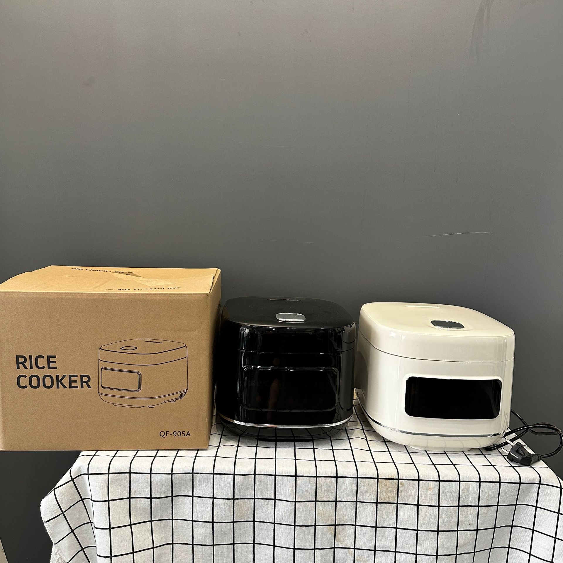 Touchscreen rice cooker