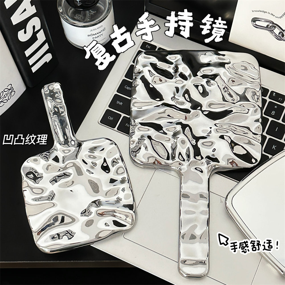 Espejo de mano de alto valor Espejo de maquillaje portátil portátil Espejo de maquillaje de niña de moda Manija de galvanoplastia cuadrada Espejo de vestidor