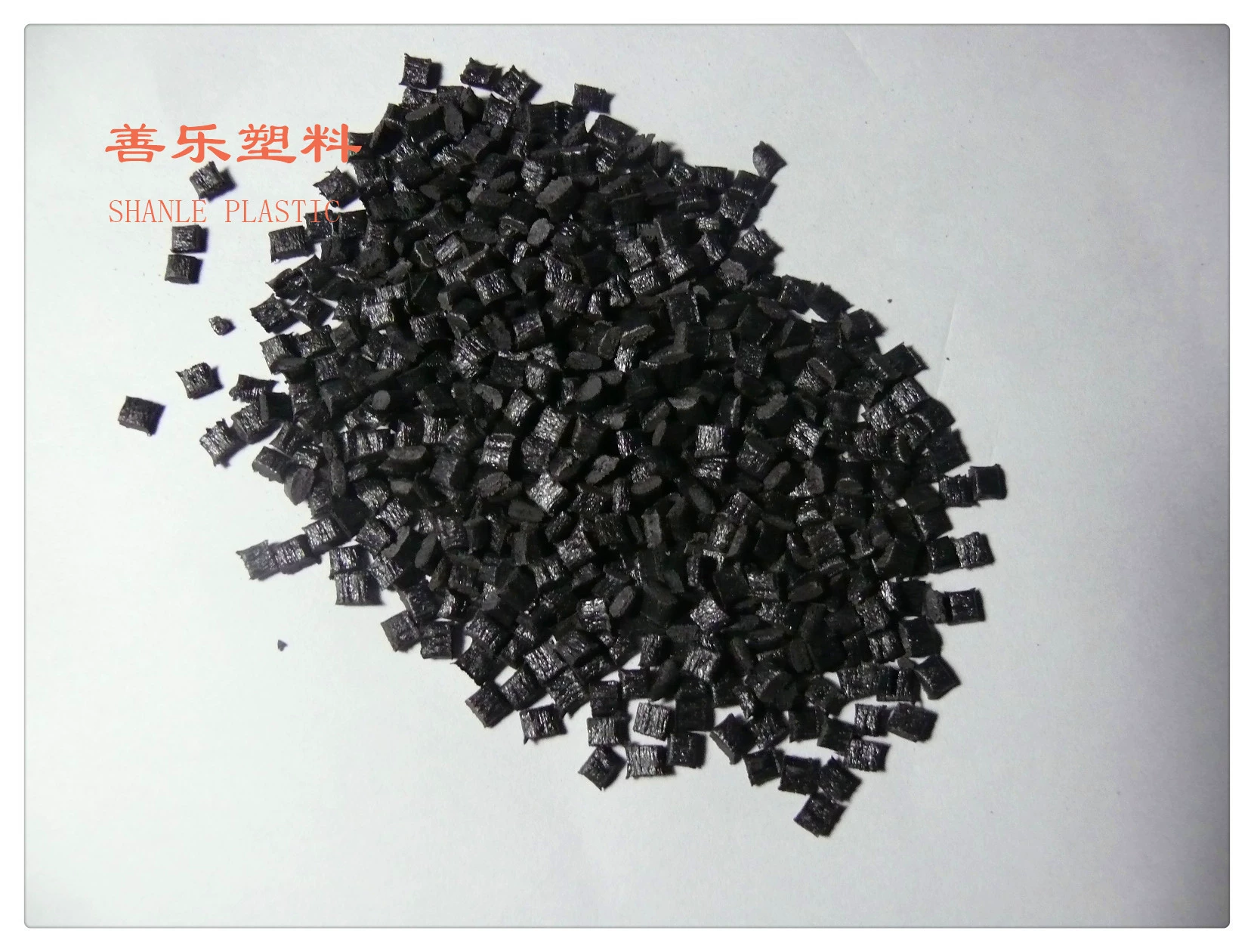 Оптовые черные вторичные частицы PPS из переработанного материала общего класса, устойчивые к высоким температурам и термостабильные, переработанный инженерный пластик.