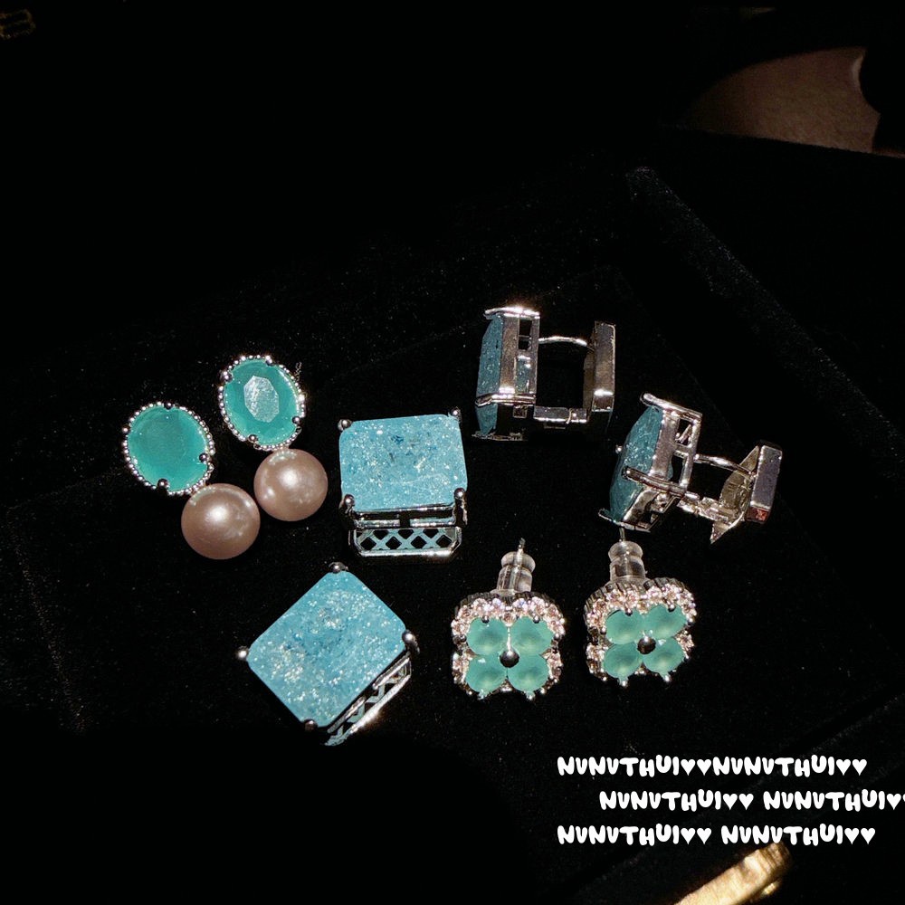 Mint jewelry, geometric earrings, with gem