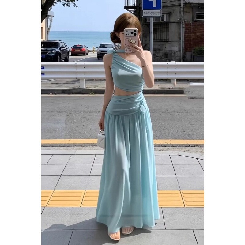 Unique and Beautiful Light Blue Cut-Out One-Shoulder Dress for the Beach, with a Particularly Stylish Design and a Cinched Waist