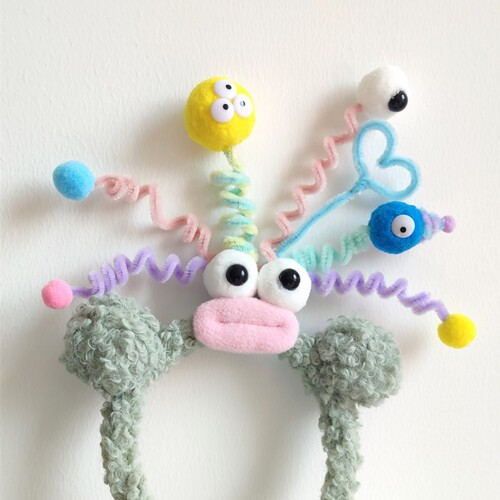 Pilom headband cute wholesale double ball sweet versatile headband Christmas plush happy cartoon little monster hairpin
