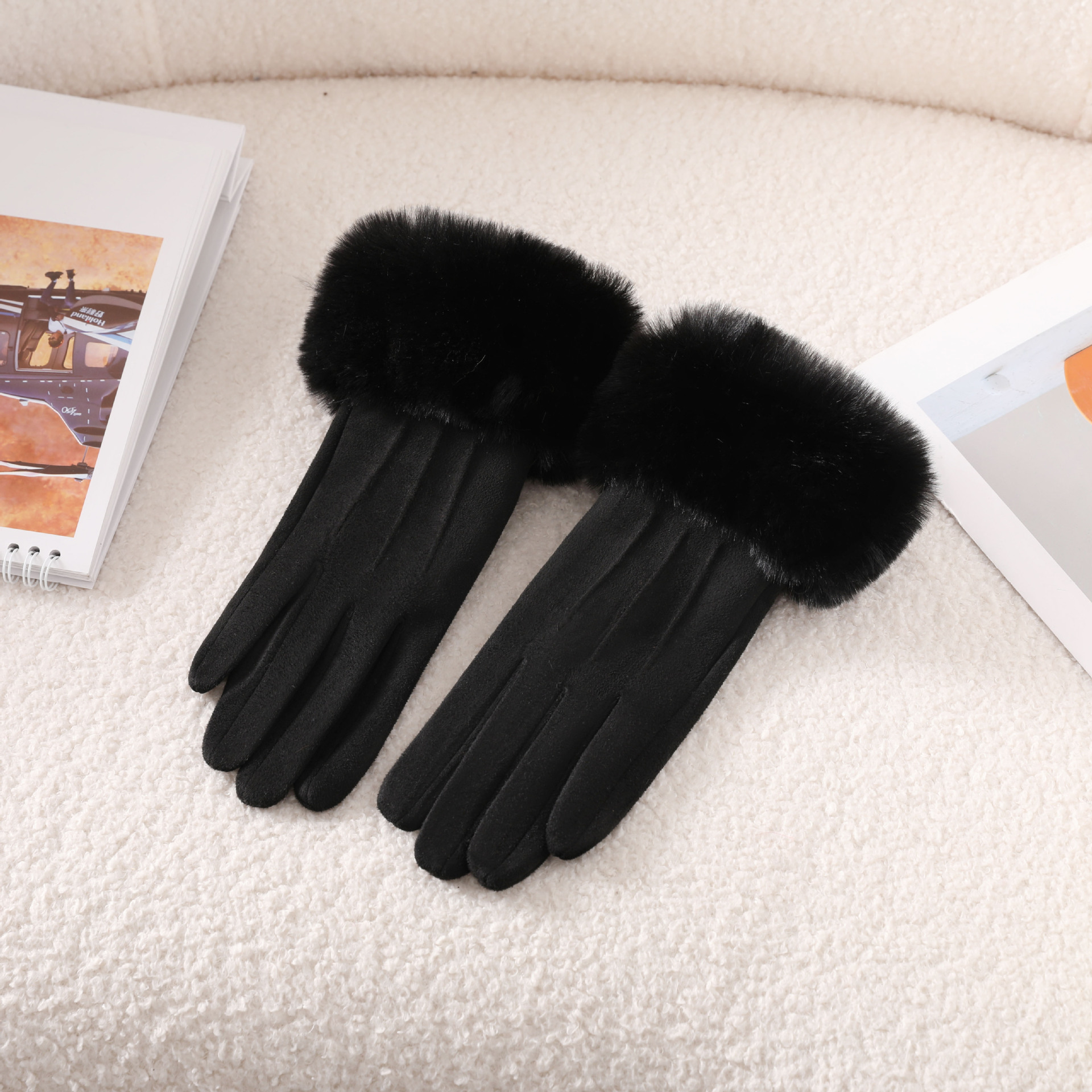 Japón y Corea de la moda guantes de peluche de lana de gamuza mujeres otoño y invierno caliente al aire libre a prueba de viento guantes táctiles al por mayor