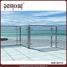 停车场稳固防锈栏杆 透明夹胶钢化玻璃栏杆 不锈钢栏杆