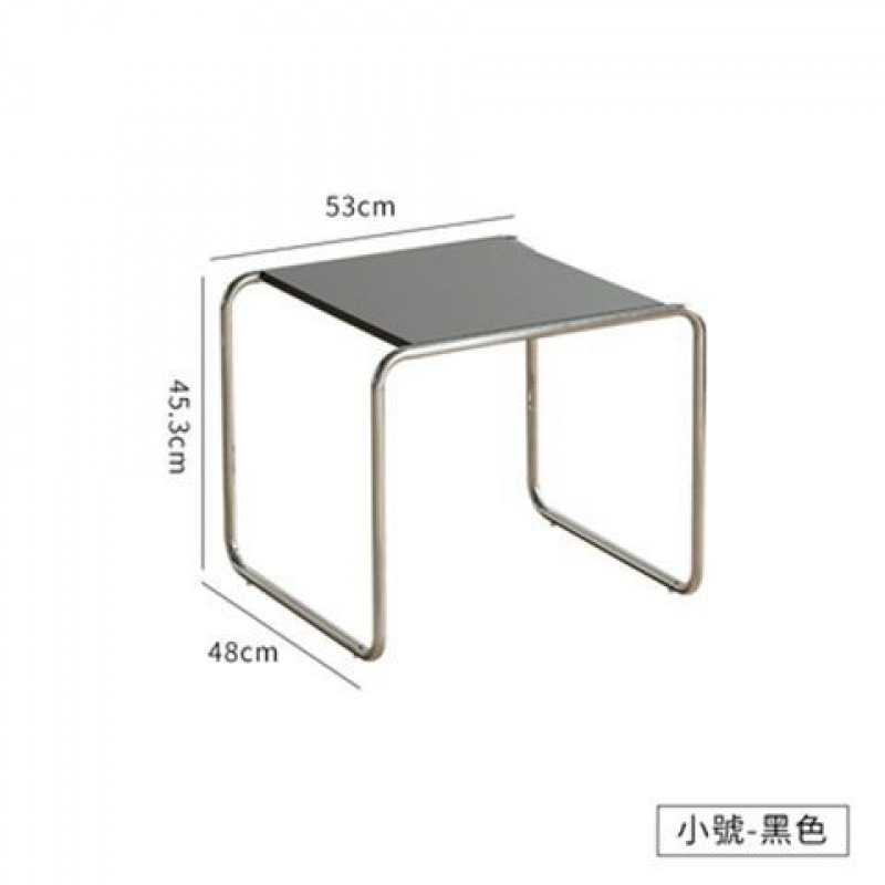 작은 검정색