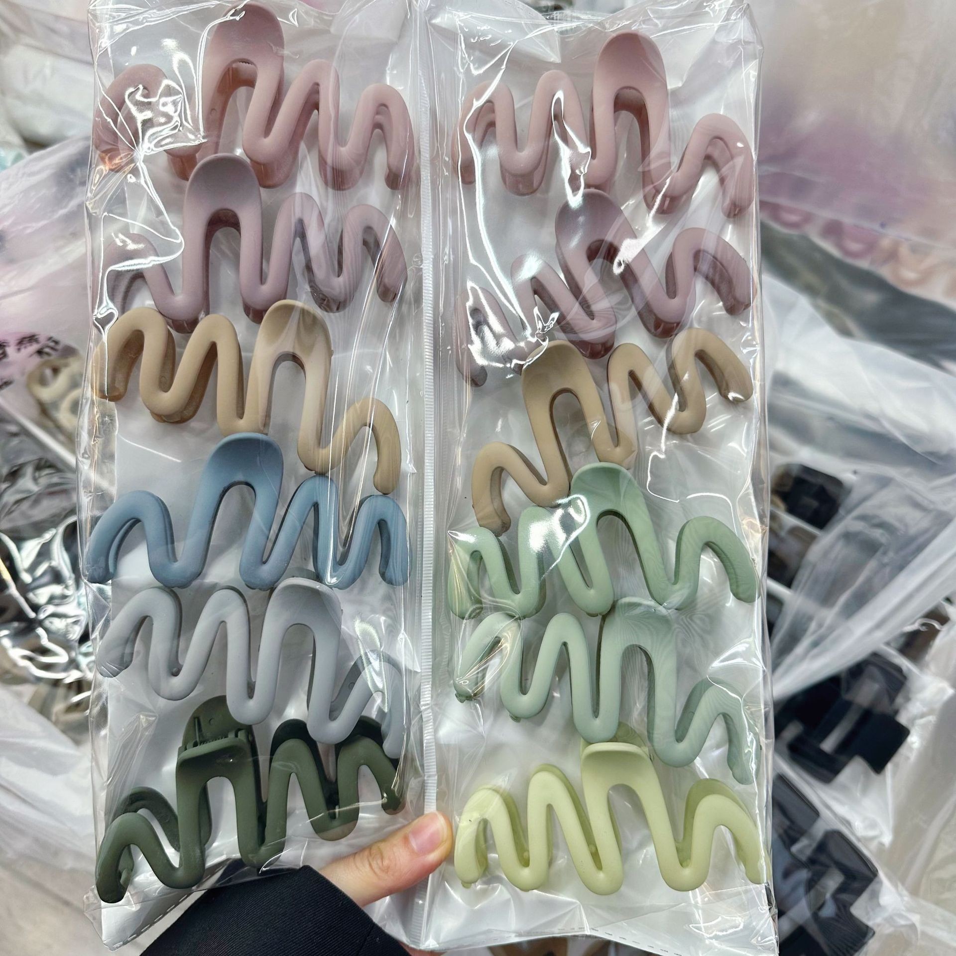 Amazon transfronteriza pintura de goma de gran tamaño clip de pelo espalda Cabeza de tiburón clip de pelo volumen multi horquilla dos yuanes accesorios para el cabello al por mayor