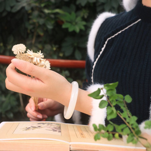 Jin Yu Tang Xinjiang Hetian Yu Lao Keng Ice Bottom Mountain Material Bracelet Fleshy Ice Moisturized and Fine Suet White Jade