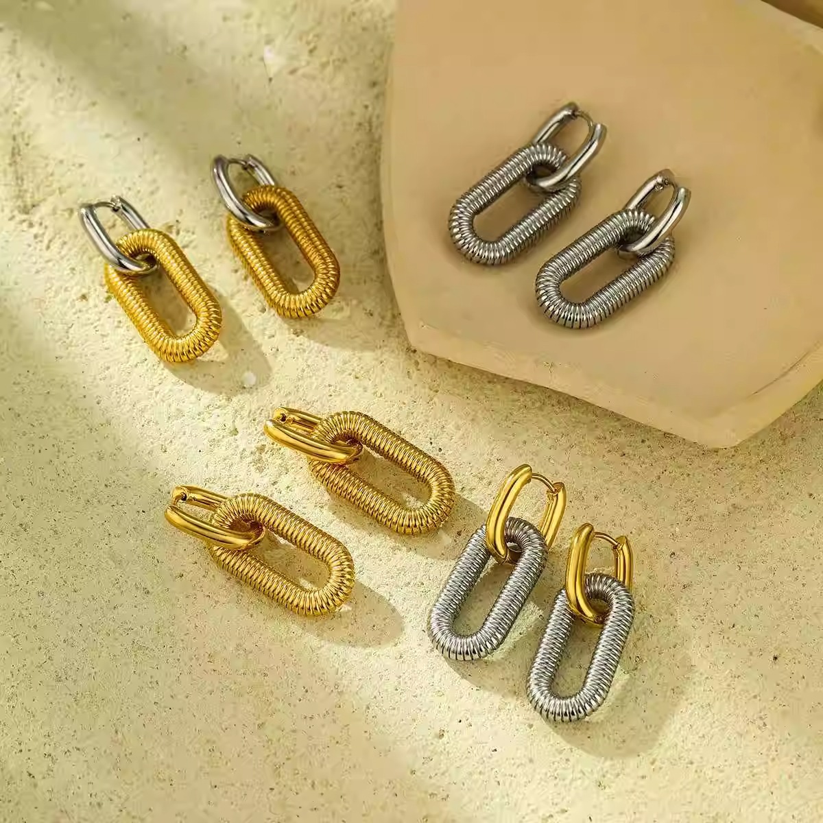 Titanium Steel Plated 18K Gold Paperclip Earrings Niche Jewelry European and American Exaggerated Trendy Light Luxury Fashion Earrings for Commuting
