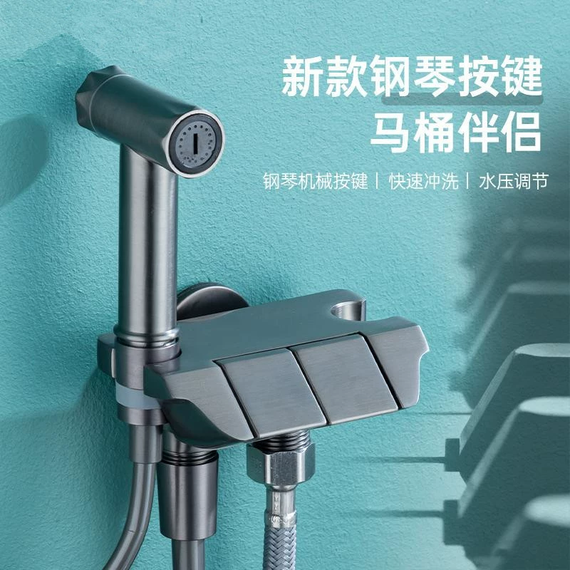 Piano, bidet, toilet, hygienic set