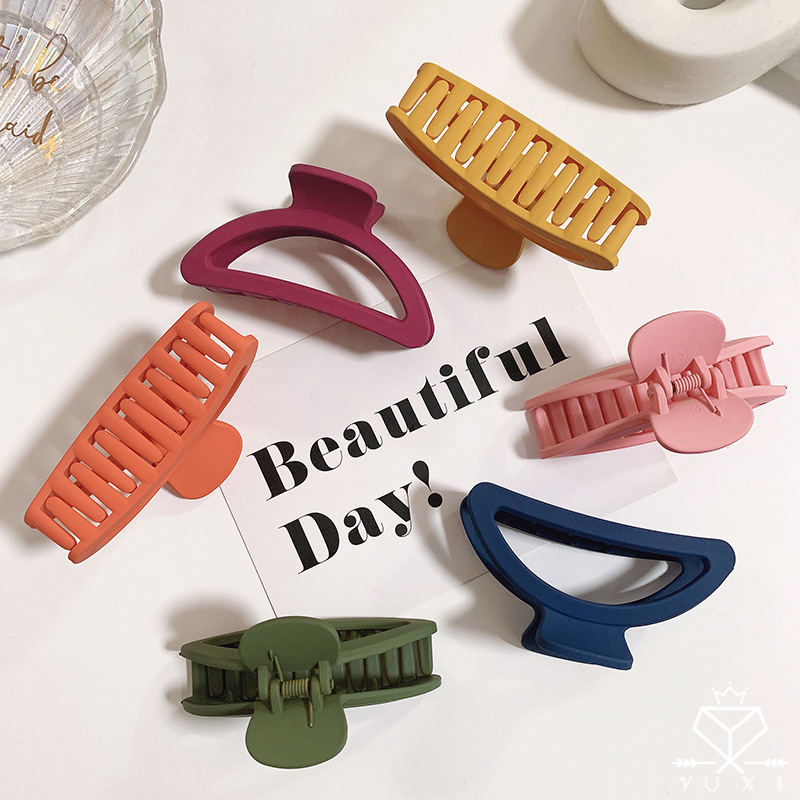 Estilo coreano nueva pinza de pelo curvada de tamaño medio agarre de pelo ámbar updo clip de pelo temperamento cabeza trasera cola de caballo clip tocado