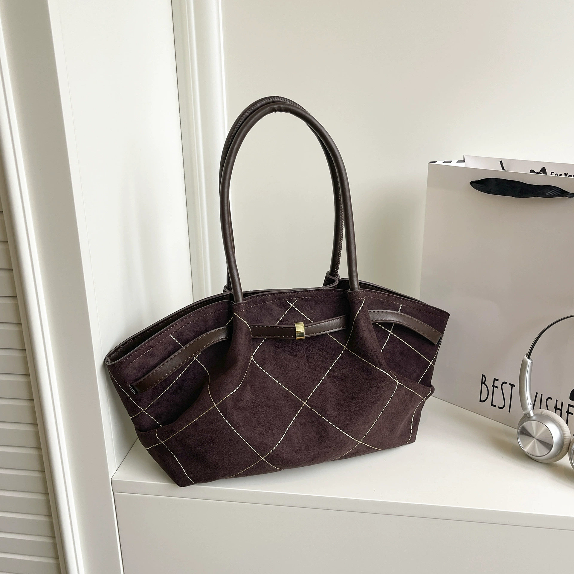 One-shoulder bag Chanel-style, diamond-quilted suede-look, compact 0.3 kg