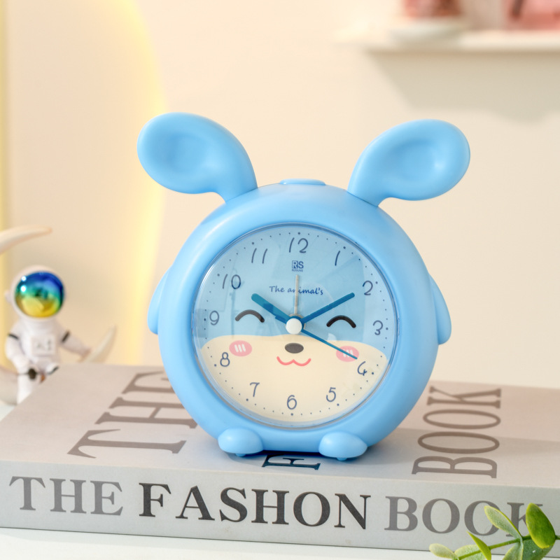 Fábrica directa lindo despertador de dibujos animados color caramelo silencioso con luz despertador para estudiantes WenChuang especial pequeño reloj despertador