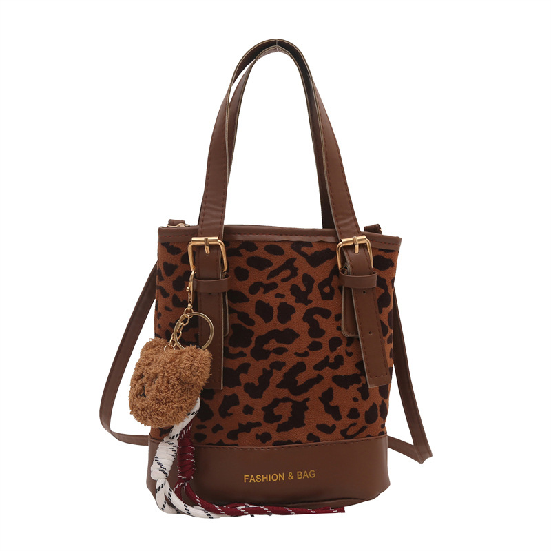 Nicho coreano bolso mate mujeres 2024 nuevo otoño invierno bolso de hombro de alto nivel retro bolso de cubo