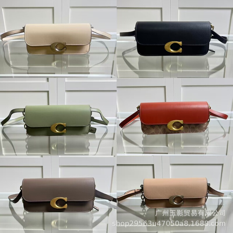 Coach's New Women's Bag Idol Baguette Bag Single Shoulder Chain Armpit Bag Classic Versatile Retro Crossbody Small Square Bag