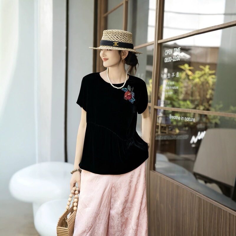2026 New Model New Chinese Style Heavy-Duty Handmade Embroidery Round-Neck Silk Velvet Short-Sleeve Urban Casual Shirt for Women