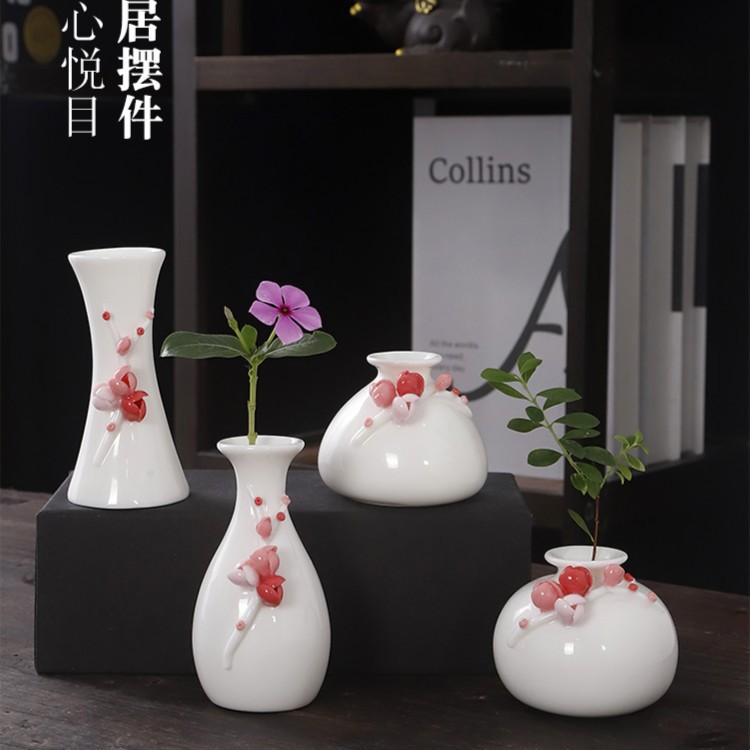 新中式创意纯手工陶瓷小号精致梅花瓶桌面摆件花插工艺品陶瓷摆件
