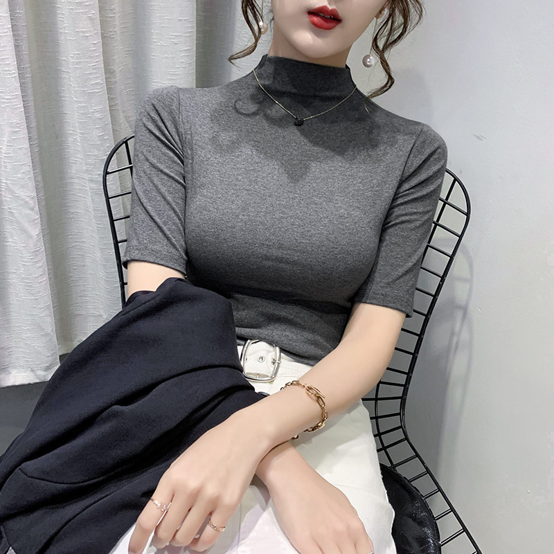 짙은 회색