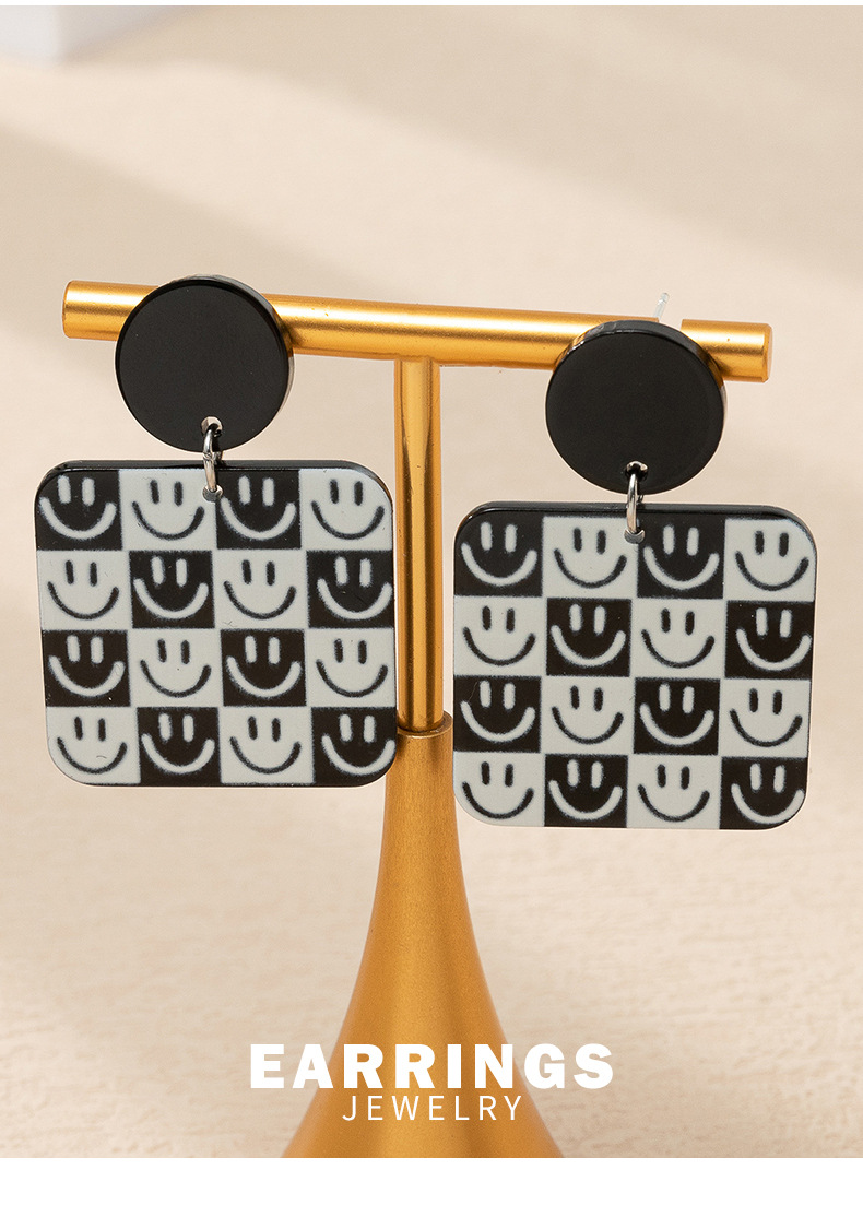 1 Pair Casual Simple Style Smiley Face Rectangle Stoving Varnish Arylic Drop Earrings display picture 1