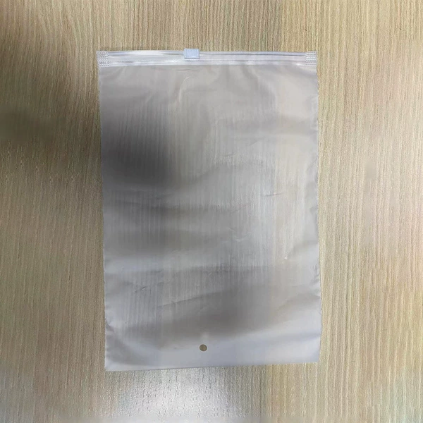 Universal zipper bag (photo taken separately)