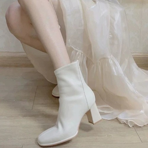 Korean-style college wind high-heeled ankle boots for autumn and winter, white skinny boots, French square-toe chunky heel Martin boots