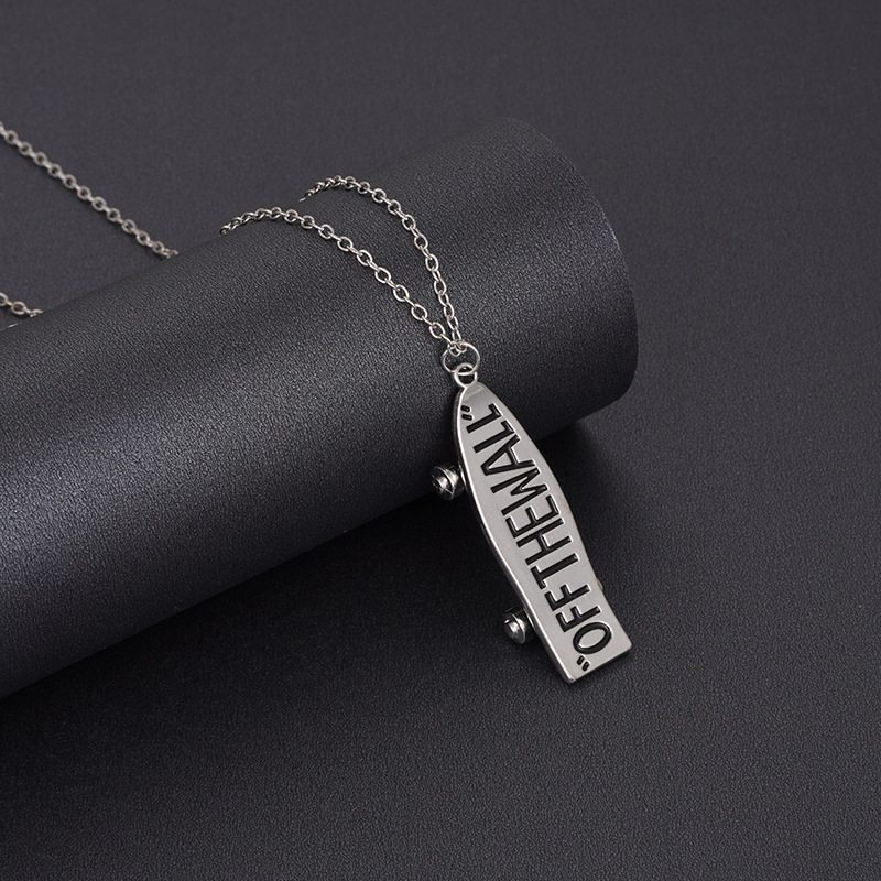 Collier pendentif skateboard en acier inoxydable style hip-hop_voghion.com