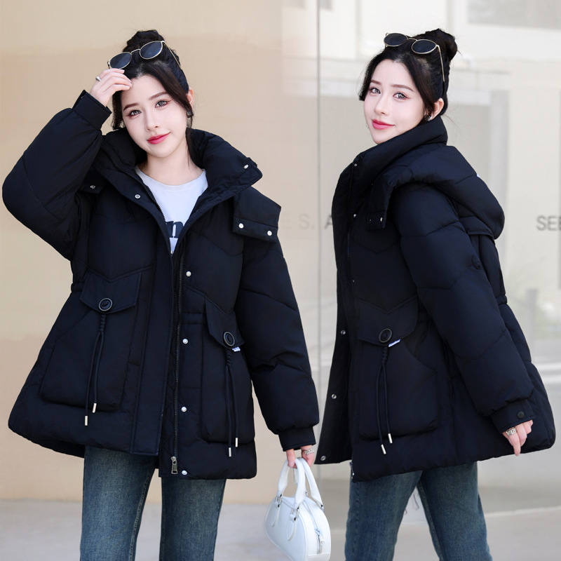 Algodón grueso de lana para mujeres invierno nuevo tipo de chaqueta de algodón con capuchón de moda de algodón de pluma media y larga