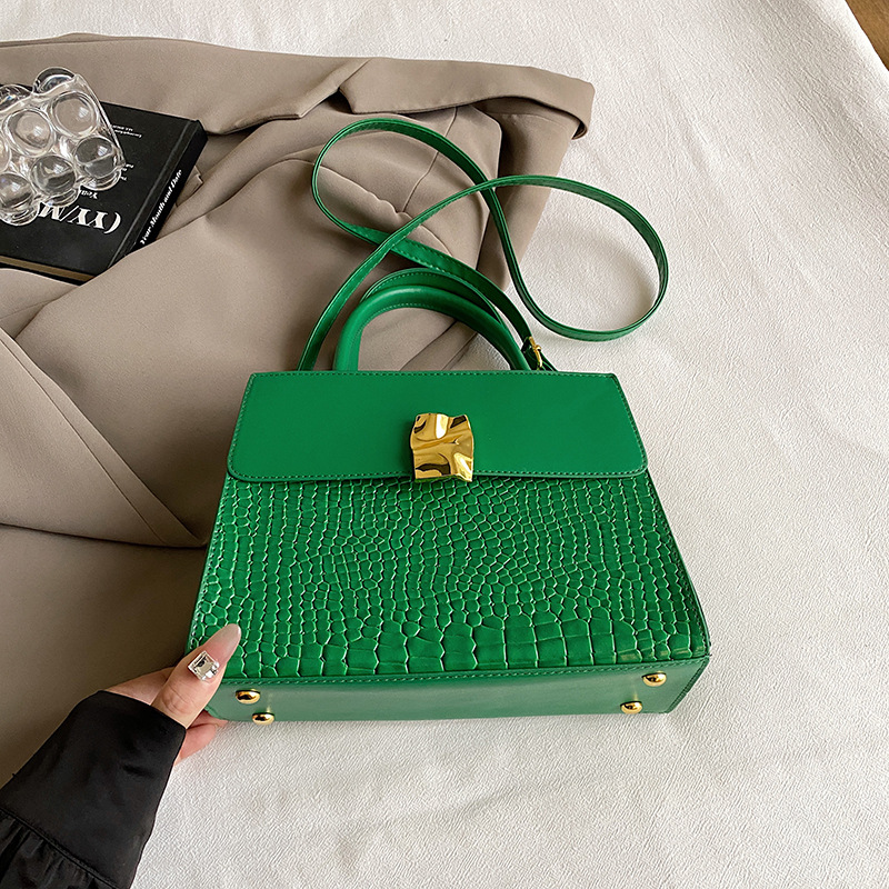 Bolso de diseño de nicho de alto nivel para mujeres 2024 nueva moda versátil bolso de hombro portátil bolso de viaje