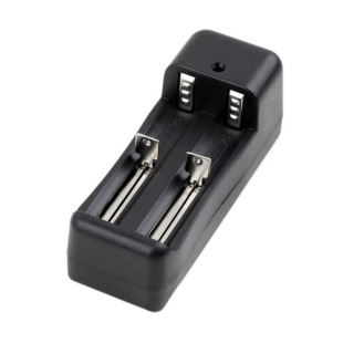 Lithium battery charger 18650 double charger 4.2V universal charger seat charger double slot 14500 charger