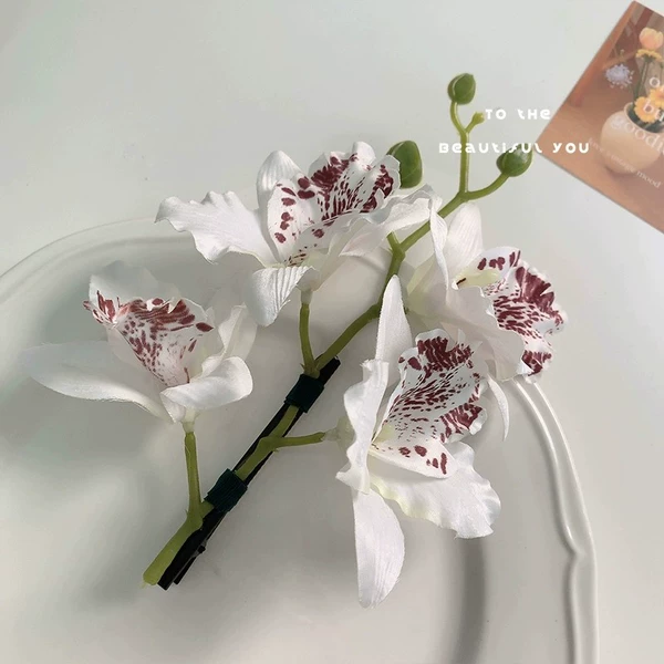 White Orchid Duck Clip (BA2228)