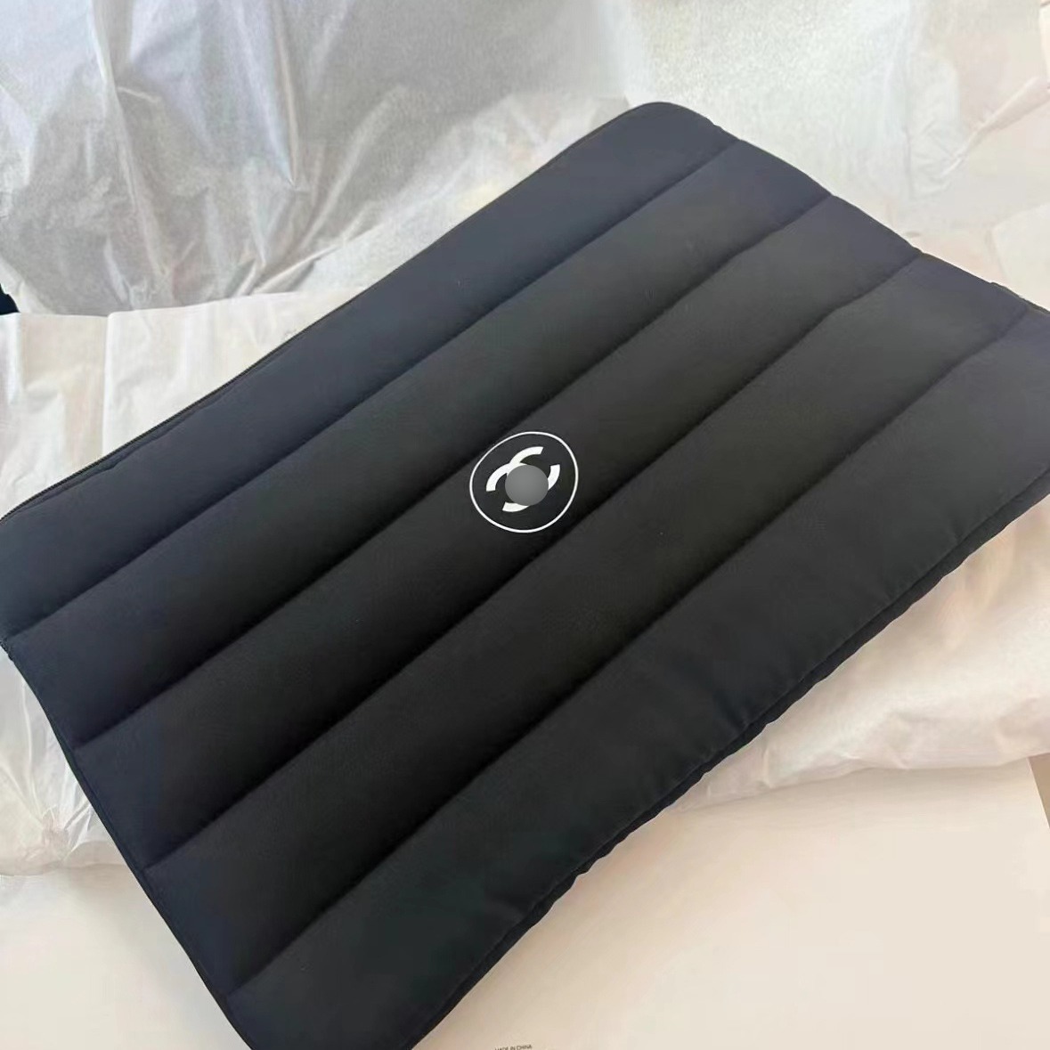 香会员礼赠电脑包收纳包便携随身黑色简约大气~