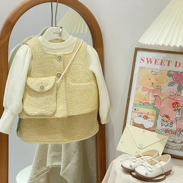 Korean girl small fragrance style suit skirt winter 2023 new velvet baby girl vest short skirt two-piece set 78188