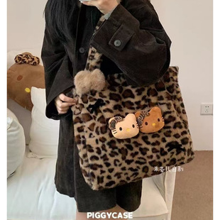 �羳�W����ⱪ�yë�q����Ů ���^�����͹ņμ���W�t�������ذ�