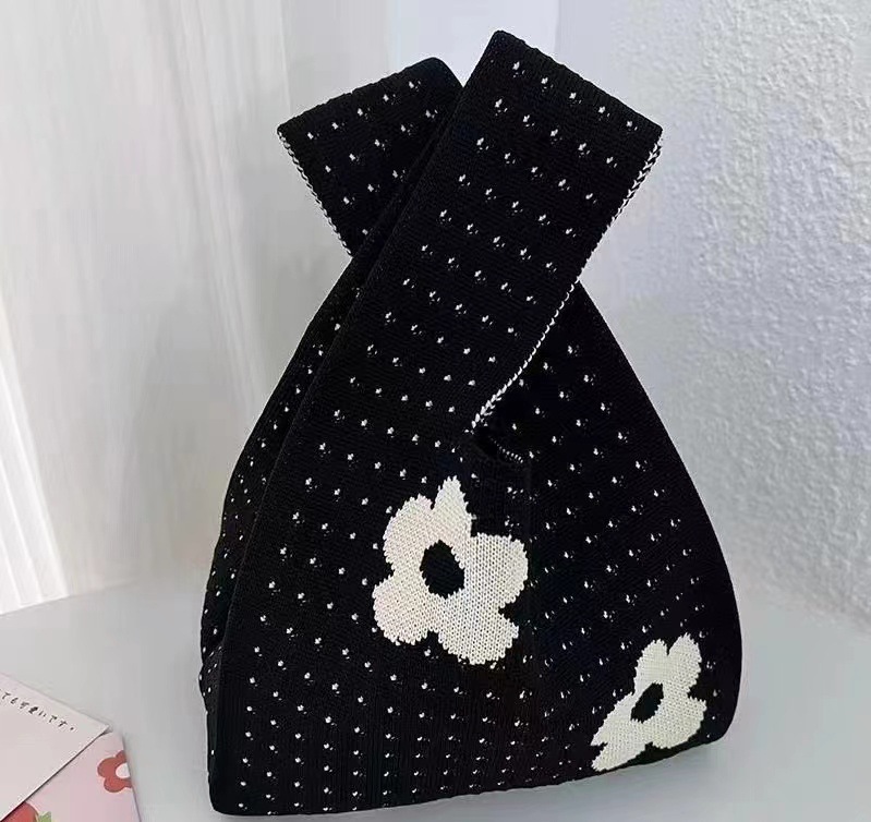 속이 빈 꽃 검정