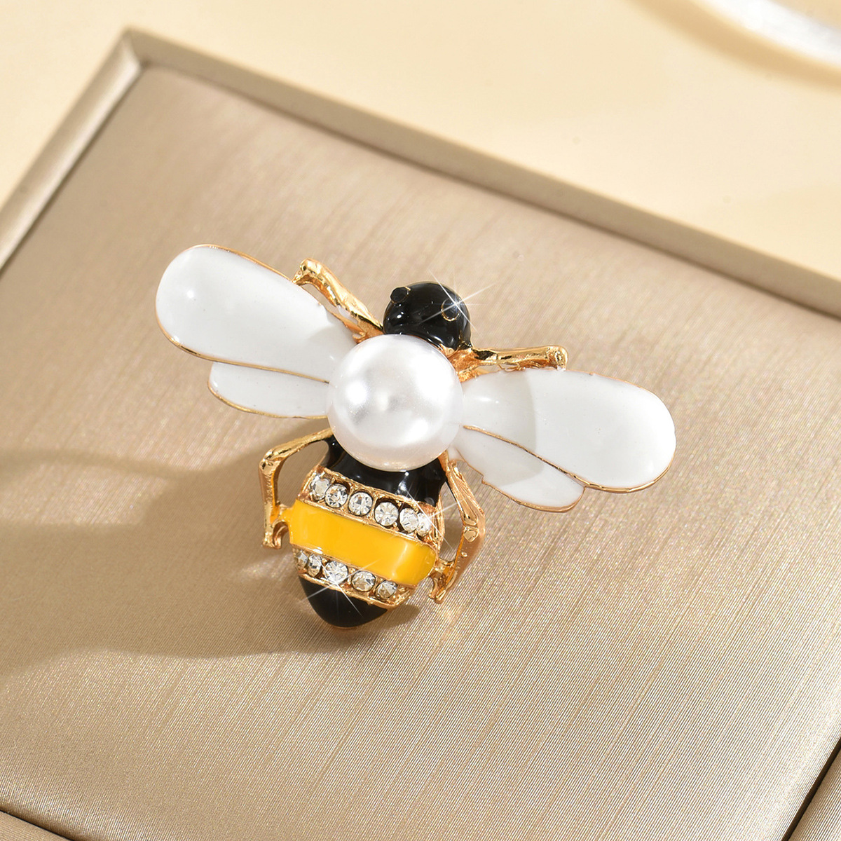 Cross-border nuevo esmalte simple diamante miel broche nicho femenino de alta sensación pin diy insectos accesorios de traje