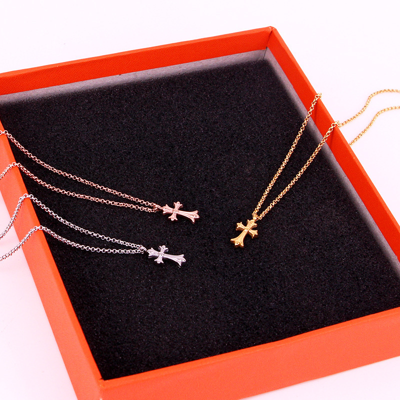 X1-307a European and American retro mini cross necklace, exquisite small cross titanium steel collarbone chain