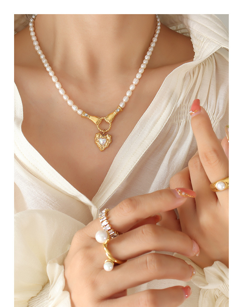 Retro Hand Heart Shape Pearl Titanium Steel Inlay Glass Bead Necklace 1 Piece